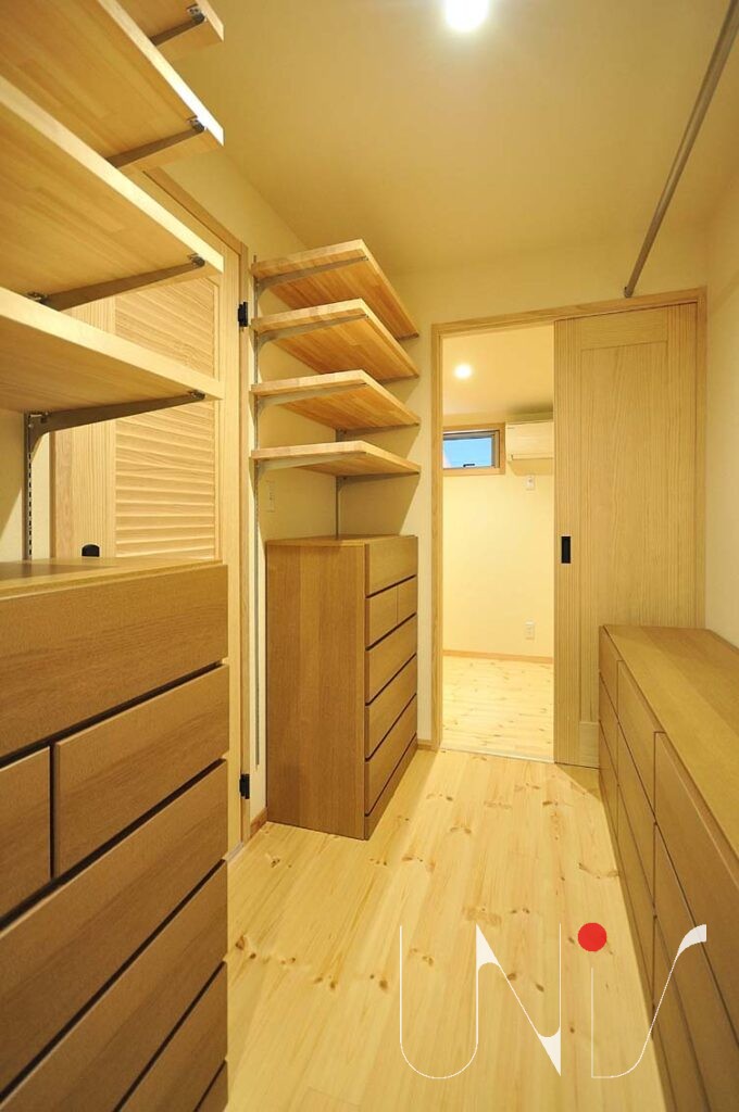 新築住宅の収納室